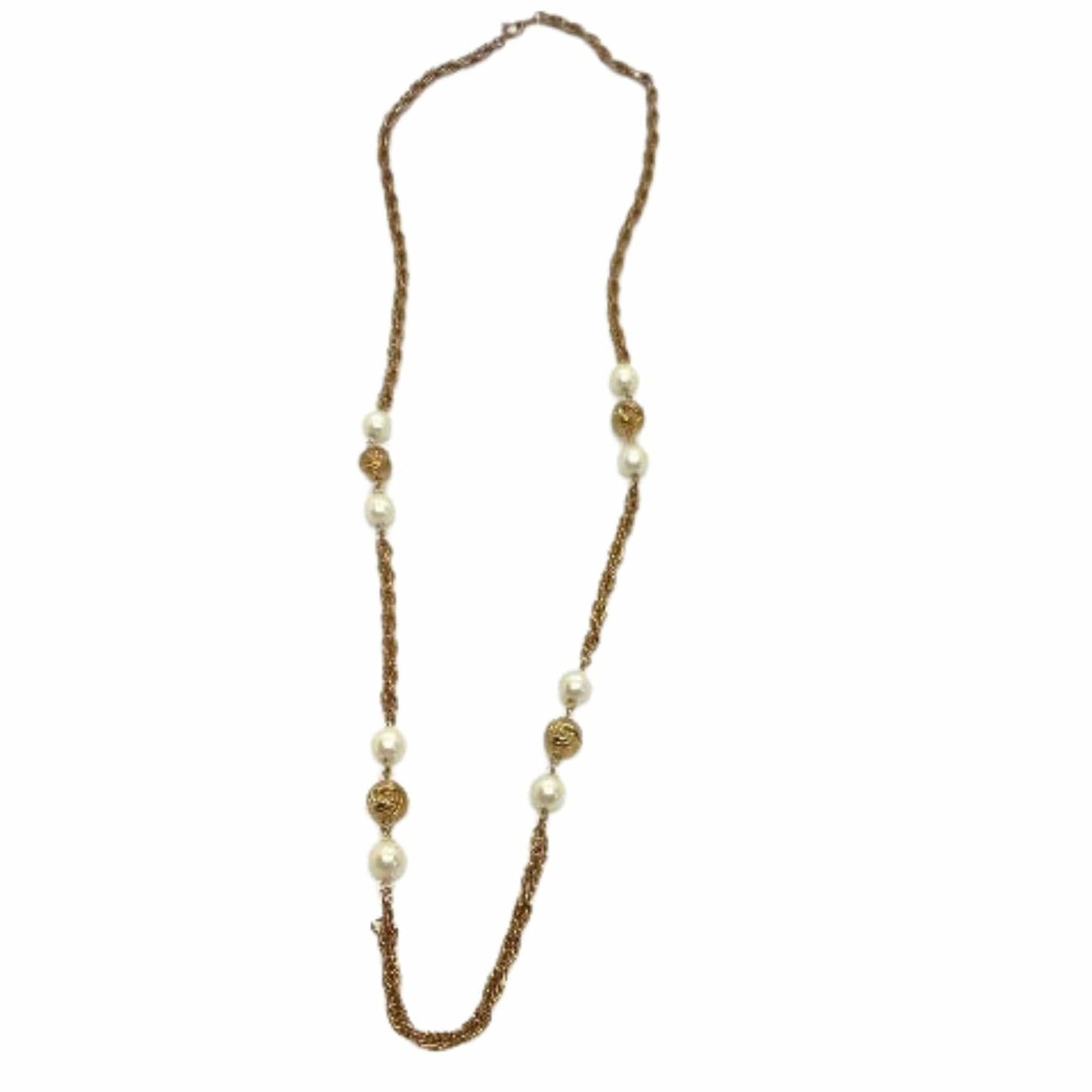 Romantic Pearl Necklace