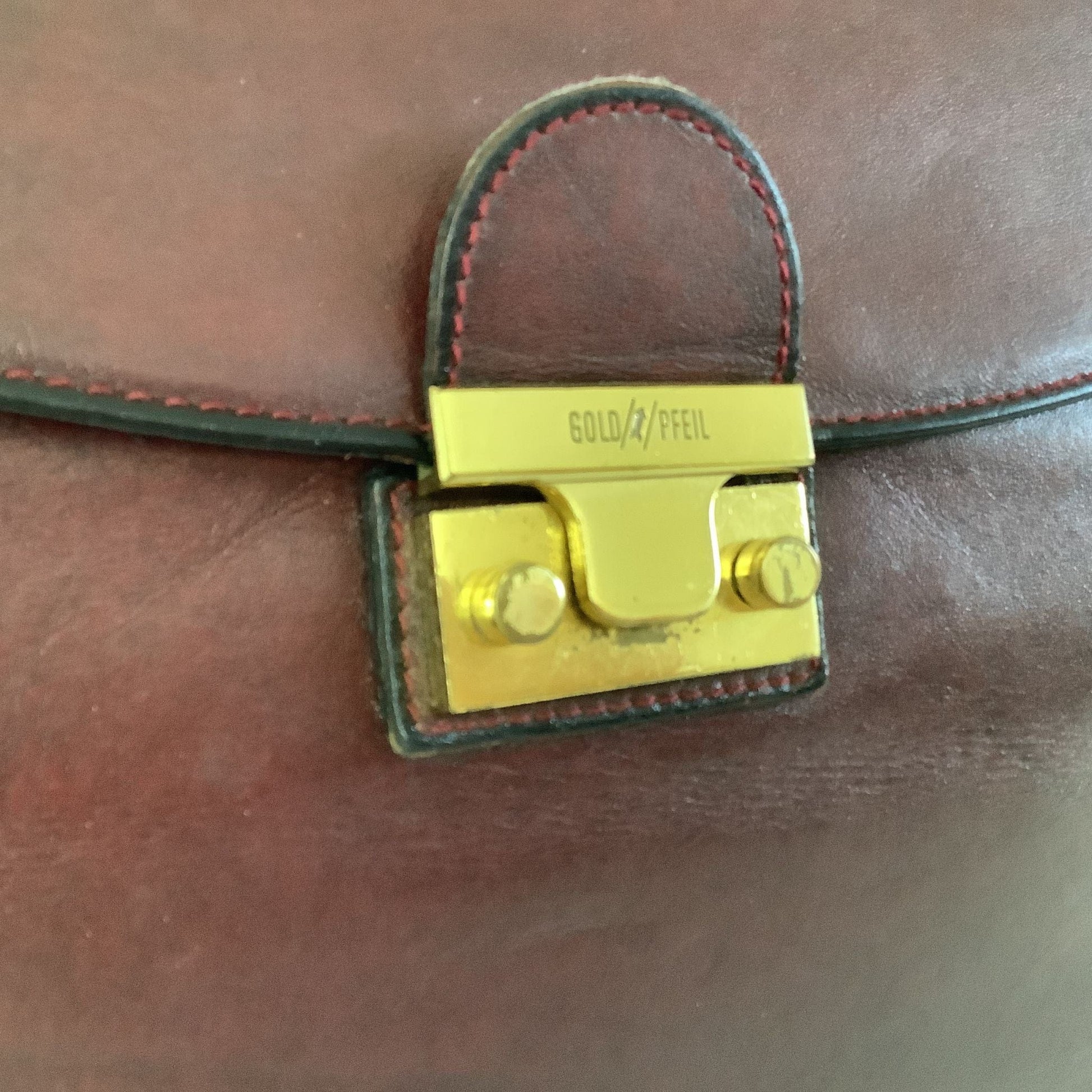 Gold Pfeil Handbag