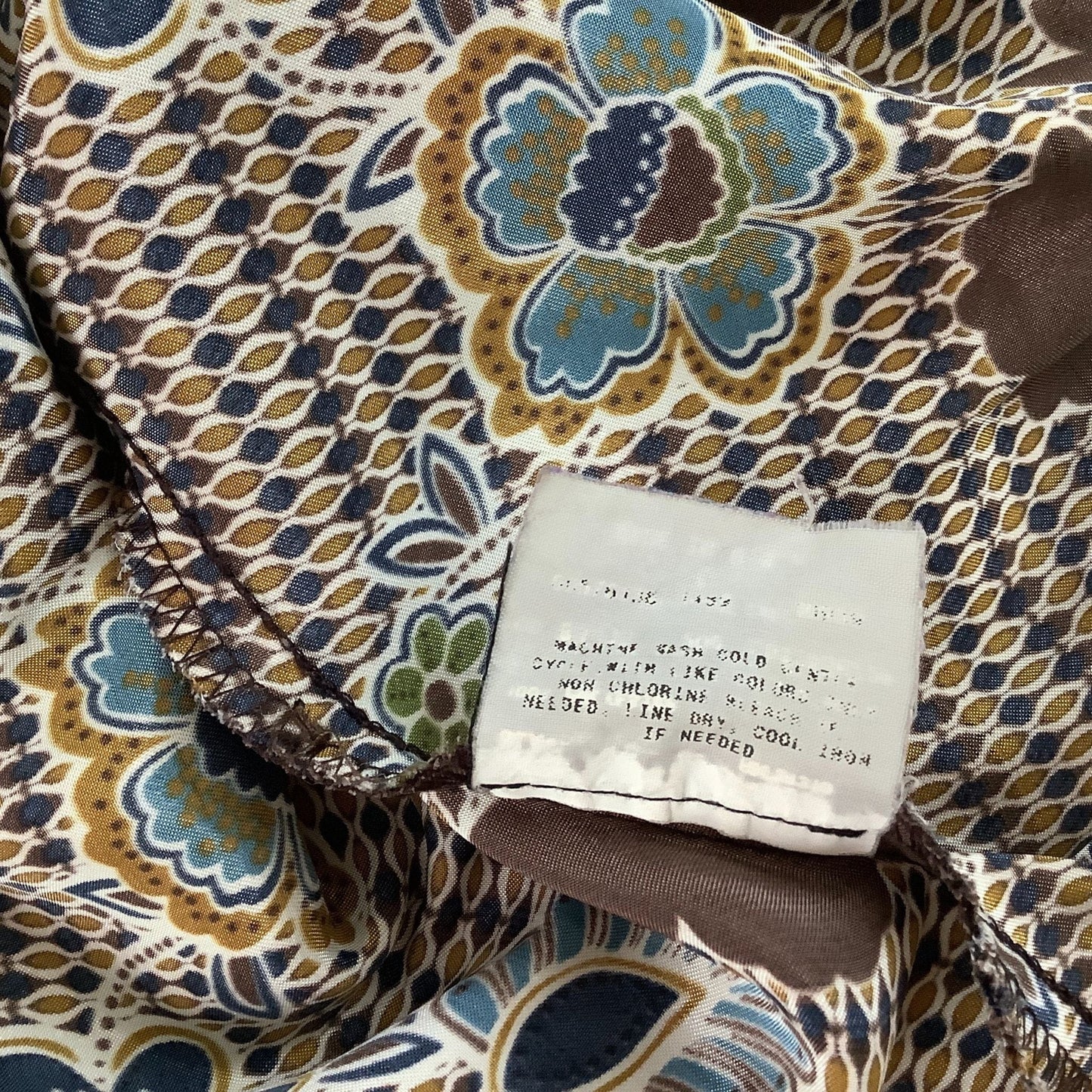 Vintage Keyhole Halter Top view of label 