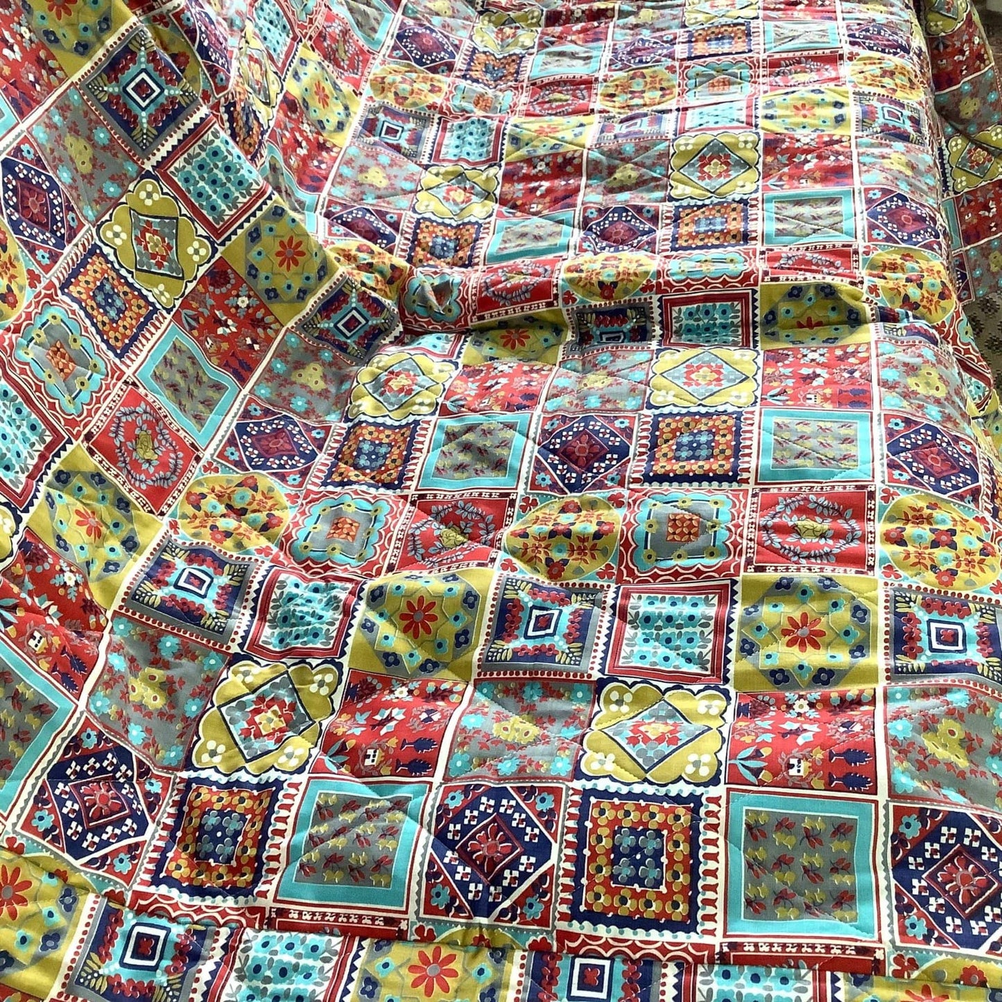 Patchwork Quilt Bedspread Multi / Synthetic / Vintage 1980s