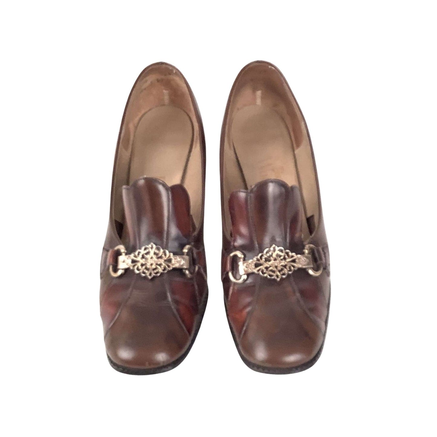 Pilgrim-Style Pump Shoes