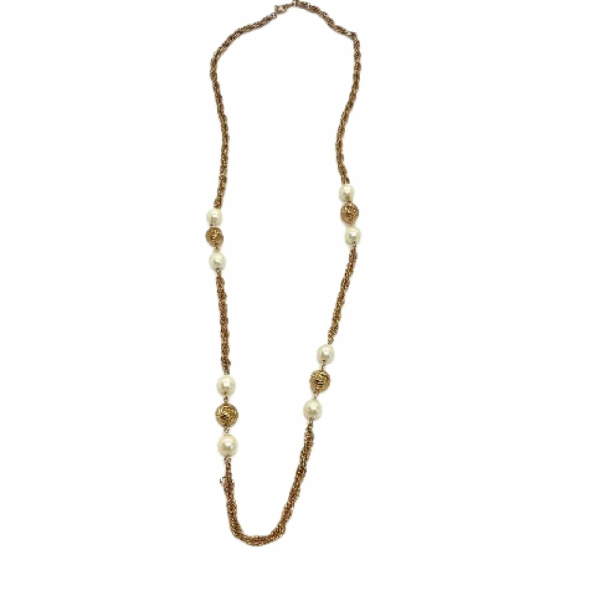 Romantic Pearl Necklace