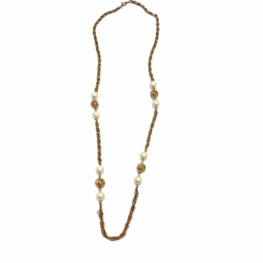 Romantic Pearl Necklace