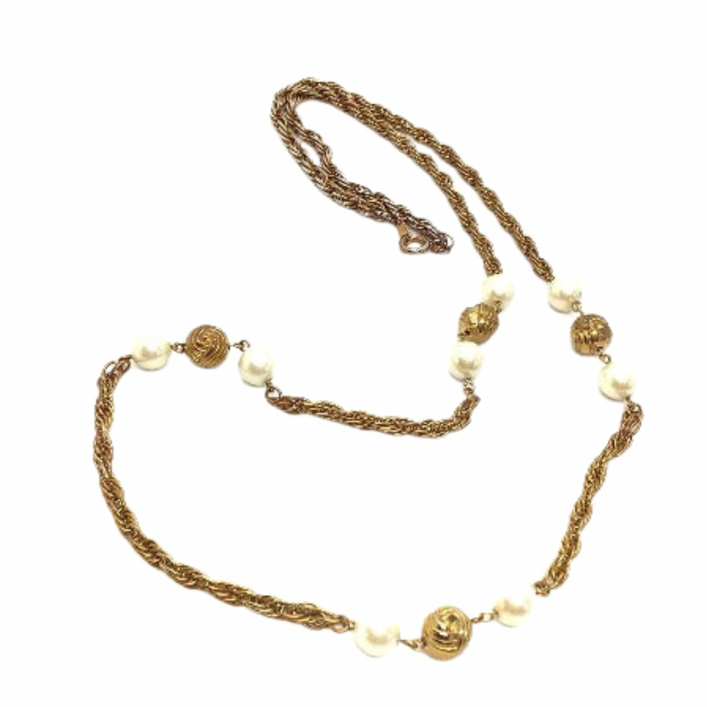 Romantic Pearl Necklace