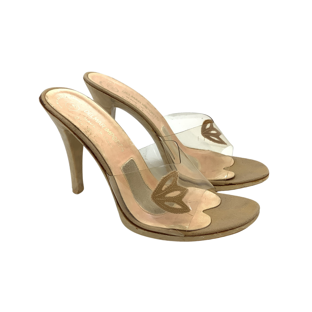 A pair vintage 1950s  Delmar high-heeled mules with transparent upper featuring a beige suede flower motif.