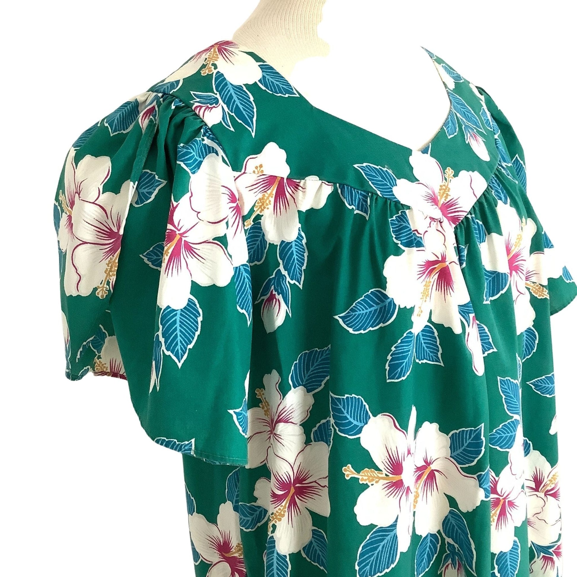 Vintage Hawaiian Muumuu 1980s Vintage Hawaiian Muumuu 1980s