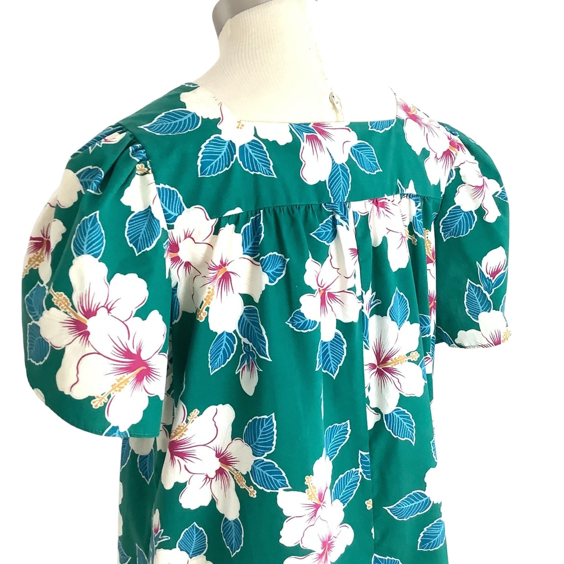 Vintage Hawaiian Muumuu